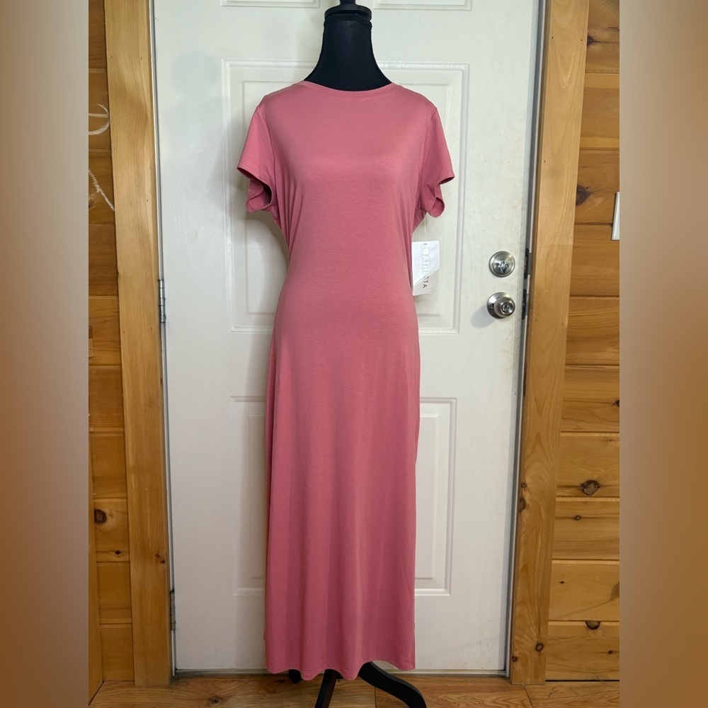 Athleta Essence Keyhole Back Dress Pink Short Sleeve Size MT NWT